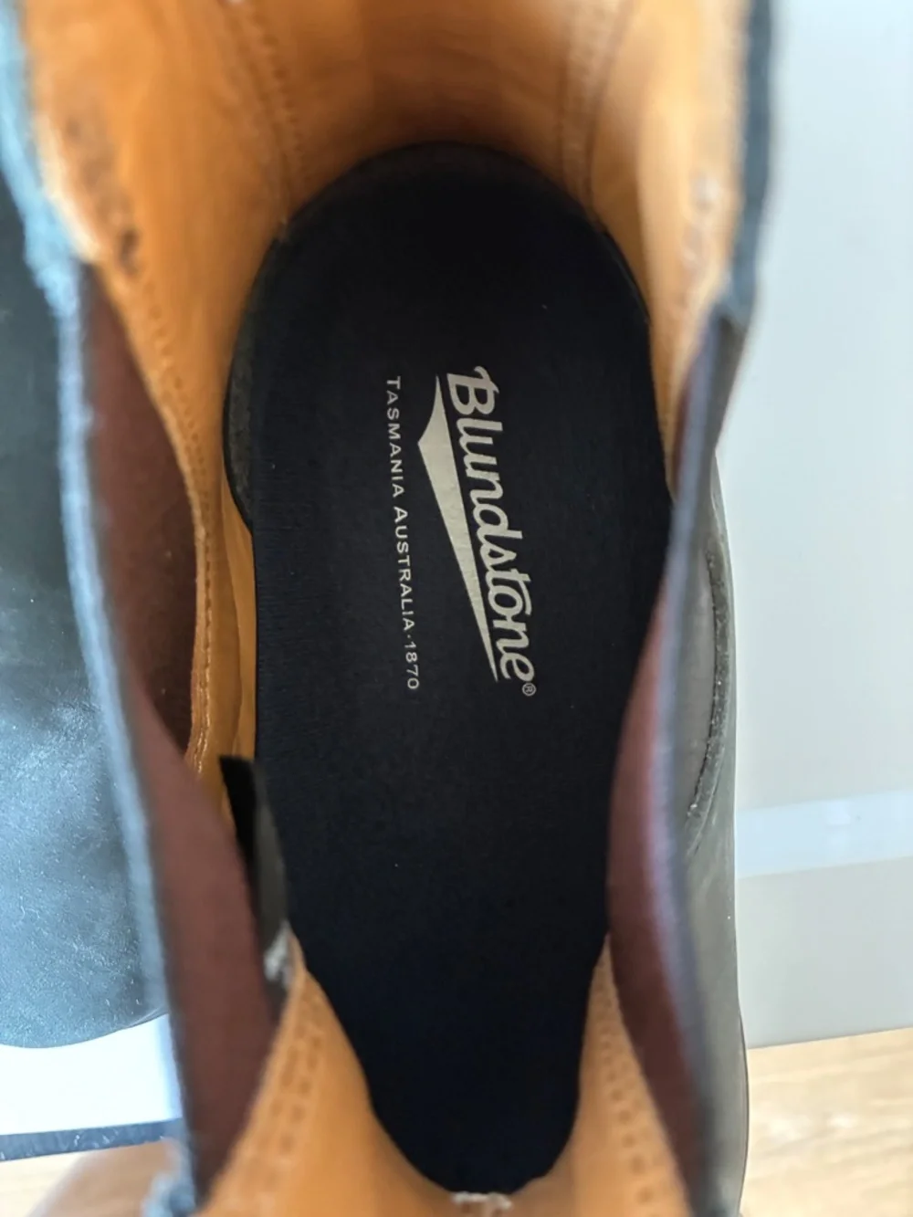 Blundstone BL587 Elastic Sided Chelsea Boot Rustic Black US Mens 9/Womens 11 NIB